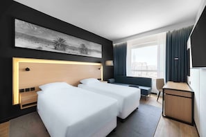 Premium bedding, minibar, in-room safe, desk - Park Inn by Radisson Makkah Thakher Alsharqi (Makkah)