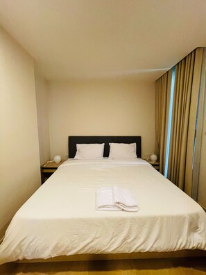 1 chambre, bureau, chambres insonorisées, fer et planche à repasser