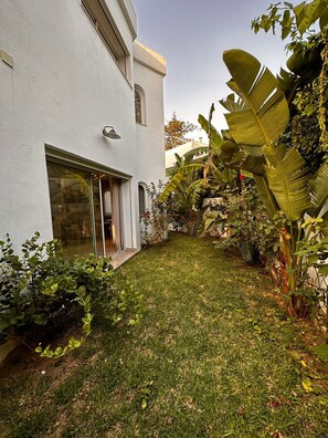 تفاصيل الفندق من الخارج