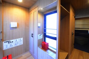 4 habitaciones, escritorio y wifi gratis 