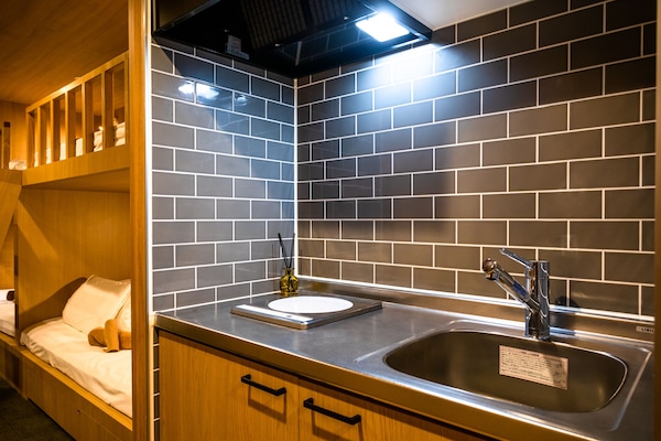 Basic Apartment | Private kitchen