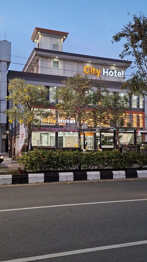 Exterior - City Hotel (Balikpapan)