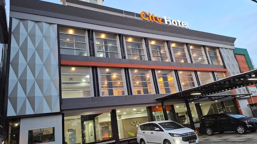 City Hotel