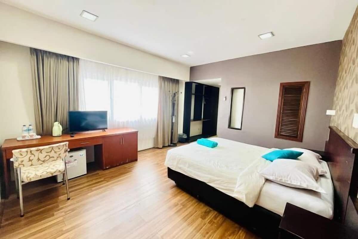 1 bedroom, desk, free WiFi