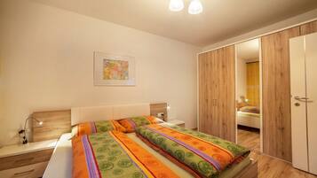 1 bedroom, iron/ironing board, free WiFi, bed sheets