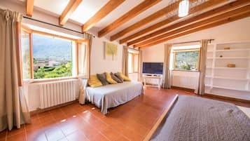 4 dormitorios, tabla de planchar con plancha, wifi gratis y ropa de cama