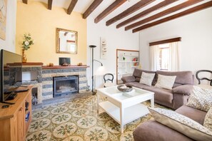 電視、壁爐、乒乓球設施