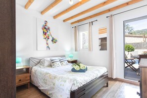 2 soverom, strykejern/-brett, wi-fi (inkludert) og sengetøy