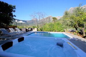 Pool - Fantastic Villa with Pool, Whirlpool, Terraces, Mountain View, Air Conditioning & Wi-Fi (Sóller)
