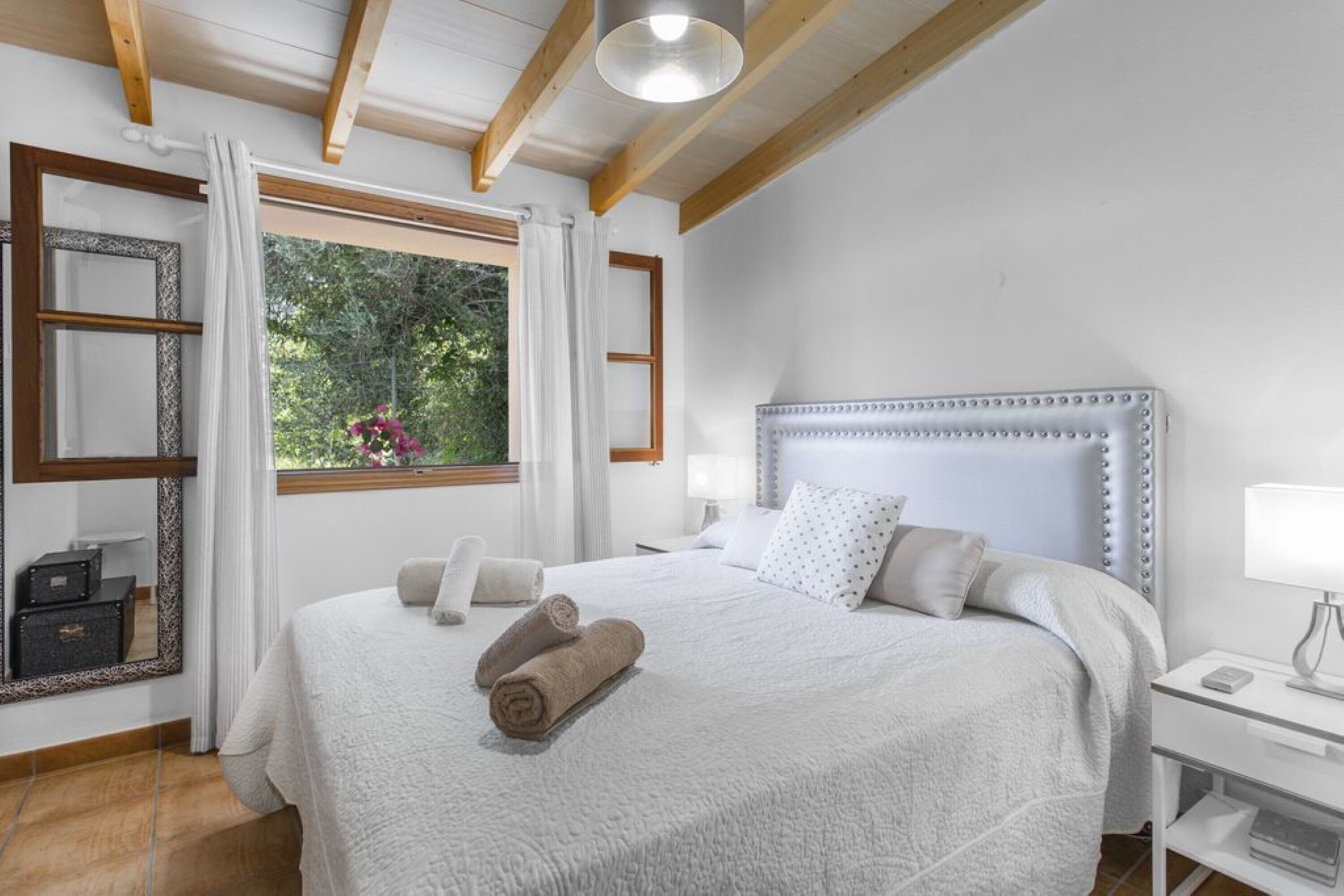 3 chambres, fer et planche à repasser, Wi-Fi gratuit, draps fournis