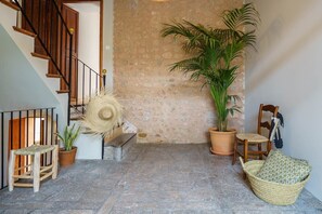 Interior - Beautiful Townhouse with Terrace, Mountain View, Air Conditioning & Wi-Fi (Sóller)