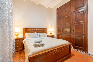 2 habitaciones, tabla de planchar con plancha y wifi gratis 