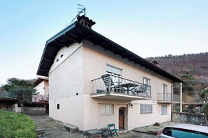 Exterior - Apartment "Casa Elsa" with Mountain View, Balcony & Wi-Fi (cannobio)