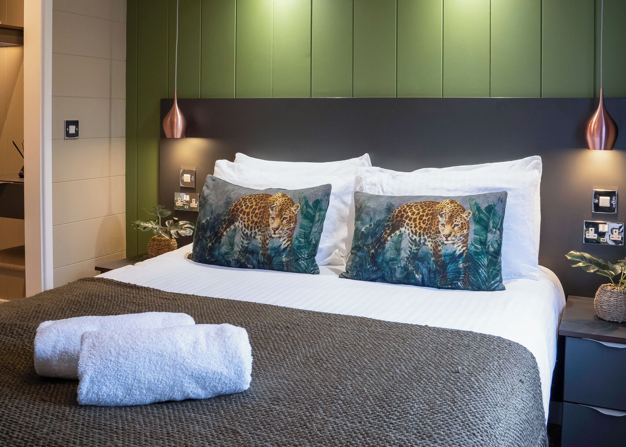 2 bedrooms
