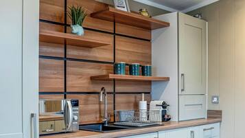 Fridge, oven, stovetop, toaster