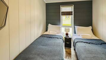 2 bedrooms