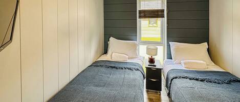 2 bedrooms