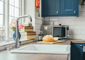 Kühlschrank, Ofen, Herdplatte, Toaster