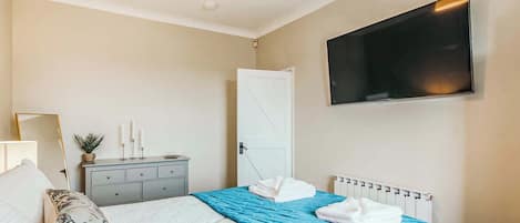 3 bedrooms, WiFi (free)