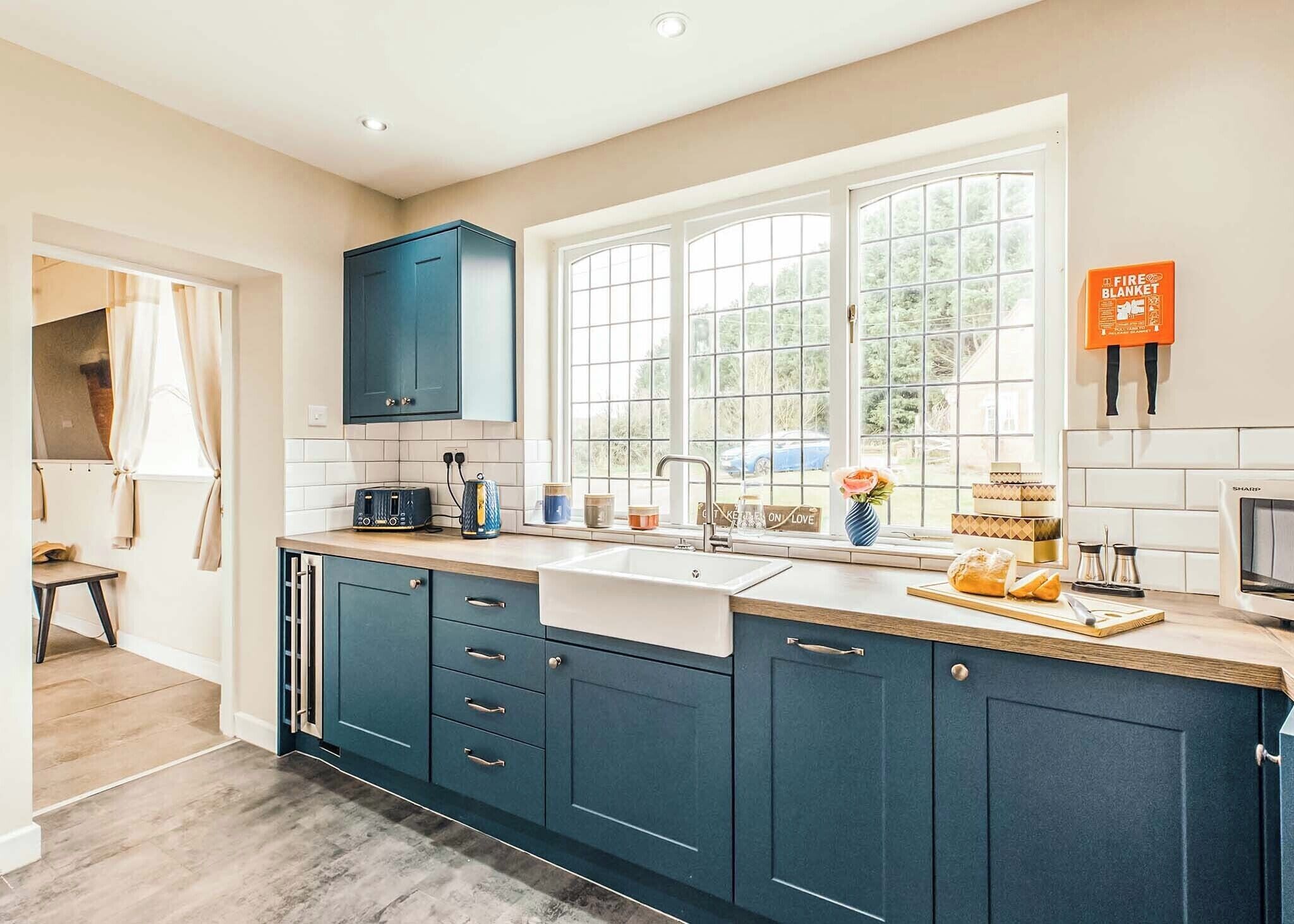 Fridge, oven, stovetop, toaster