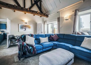 Living area - A luxury three bedroom cottage perfect for families. (Bridgnorth)