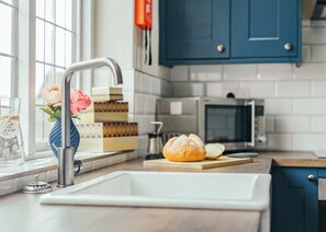 Fridge, oven, stovetop, toaster