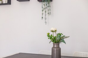 Dining - Vacation Apartment “Sleeptubal Modern Accommodation” with Balcony & WiFi (Baixa da Banheira)