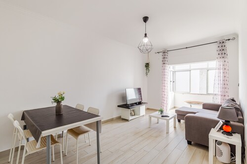 Vacation Apartment “Sleeptubal Modern Accommodation” with Balcony & WiFi