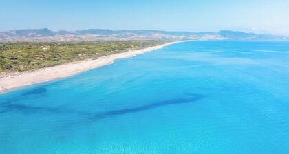 Holiday Home "Casa di Maya" with Shared Pool and Wi-Fi