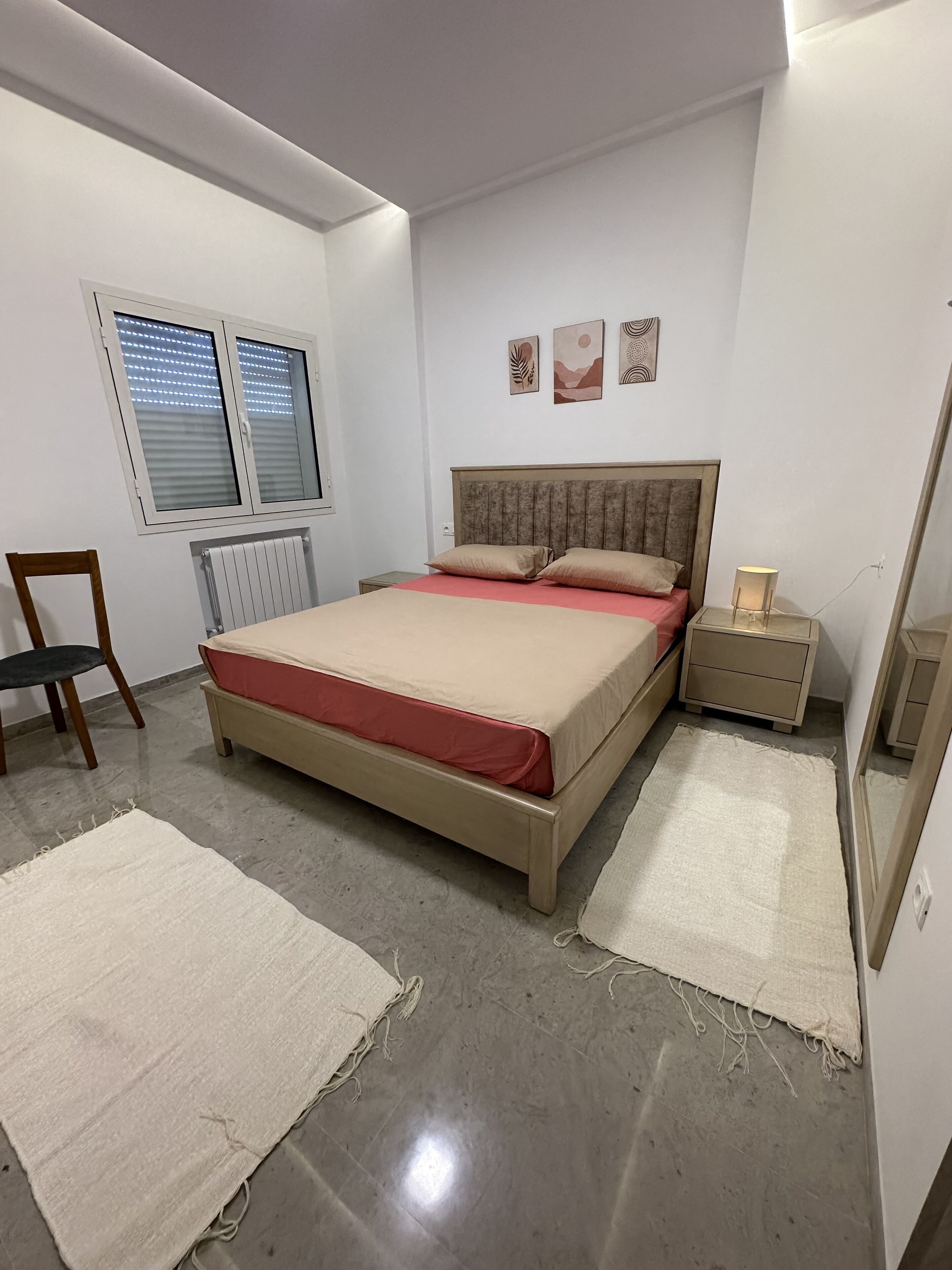 2 bedrooms, desk, iron/ironing board, WiFi