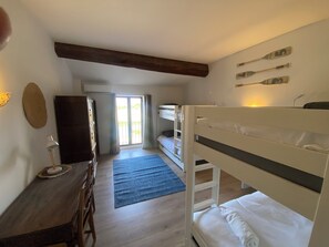 4 多间卧室、熨斗/熨衣板、旅行婴儿床、免费 WiFi