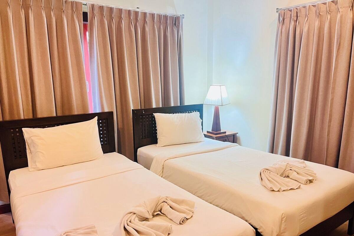 Family House 2 | Blackout curtains, free WiFi, individually decorated, bed sheets