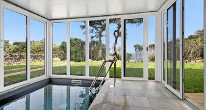 Holiday Home "Rocha do Mar 1" with Sea View, Shared Pool & Wi-Fi