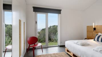 2 bedrooms, free WiFi, bed sheets, wheelchair access