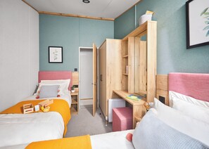 3 Schlafzimmer, Bügeleisen/Bügelbrett