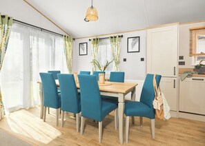 Unclassified image, 5 of 8, button