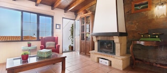 Holiday Home 'Villa Floti With Sea View' with Sea Views, Wi-Fi and Air Conditioning