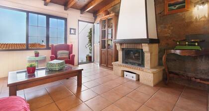 Casa de vacaciones 'Villa Floti Con Vistas Al Mar' con vistas al mar, Wi-Fi y aire acondicionado