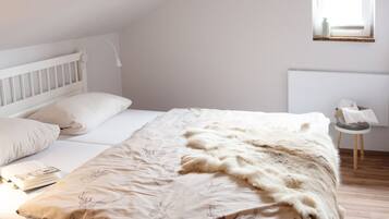 2 Schlafzimmer, Reisekinderbett, WLAN, Bettwäsche