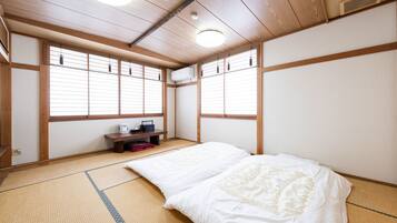 Down duvets, desk, free WiFi, bed sheets