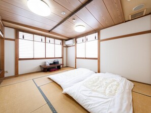 Down comforters, desk, free WiFi, bed sheets