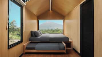 Cabana executiva, 2 camas Queen | Escrivaninha, espaço de trabalho para notebook, Wi-Fi de cortesia