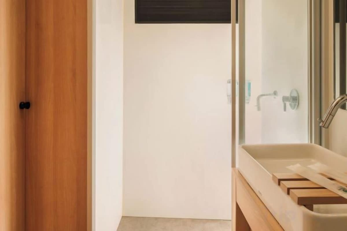 Baño | Regadera, regadera tipo lluvia, secadora de cabello, bidet
