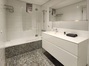 Bathroom - Holiday Luxury Home by FeelHome  (Jerusalem)