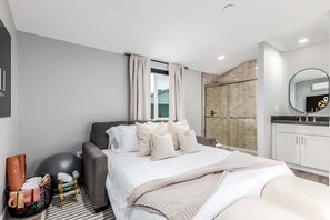 5 bedrooms, iron/ironing board, travel cot, WiFi - Resort Oasis| Pool + Pickle & Basketball |Putt Grn (Scottsdale)