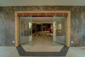 Front of property - Hotel Raajpath (Vadodara)