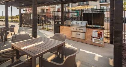 CozySuites Nora 2BR next to Whole Foods