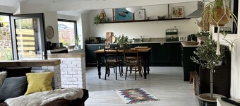 The Wimberry - A Eclectic 1880 Converted Barn on The Isle of Wight