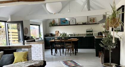The Wimberry - A Eclectic 1880 Converted Barn on The Isle of Wight