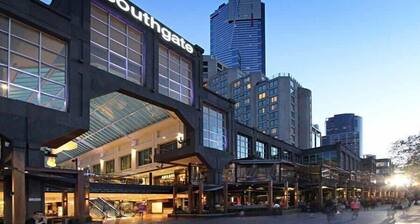 Comfy & Stylish 2BR Apt Next to Crown, City Views